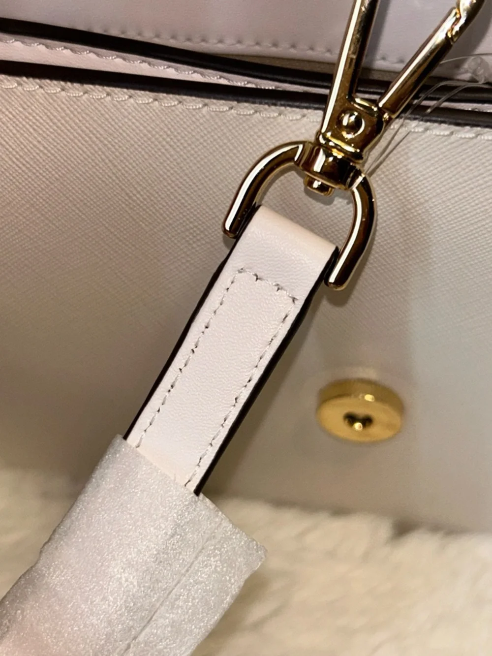 Michael Kors Cream Carmen Flap Crossbody Bag- BRAND NEW NWT